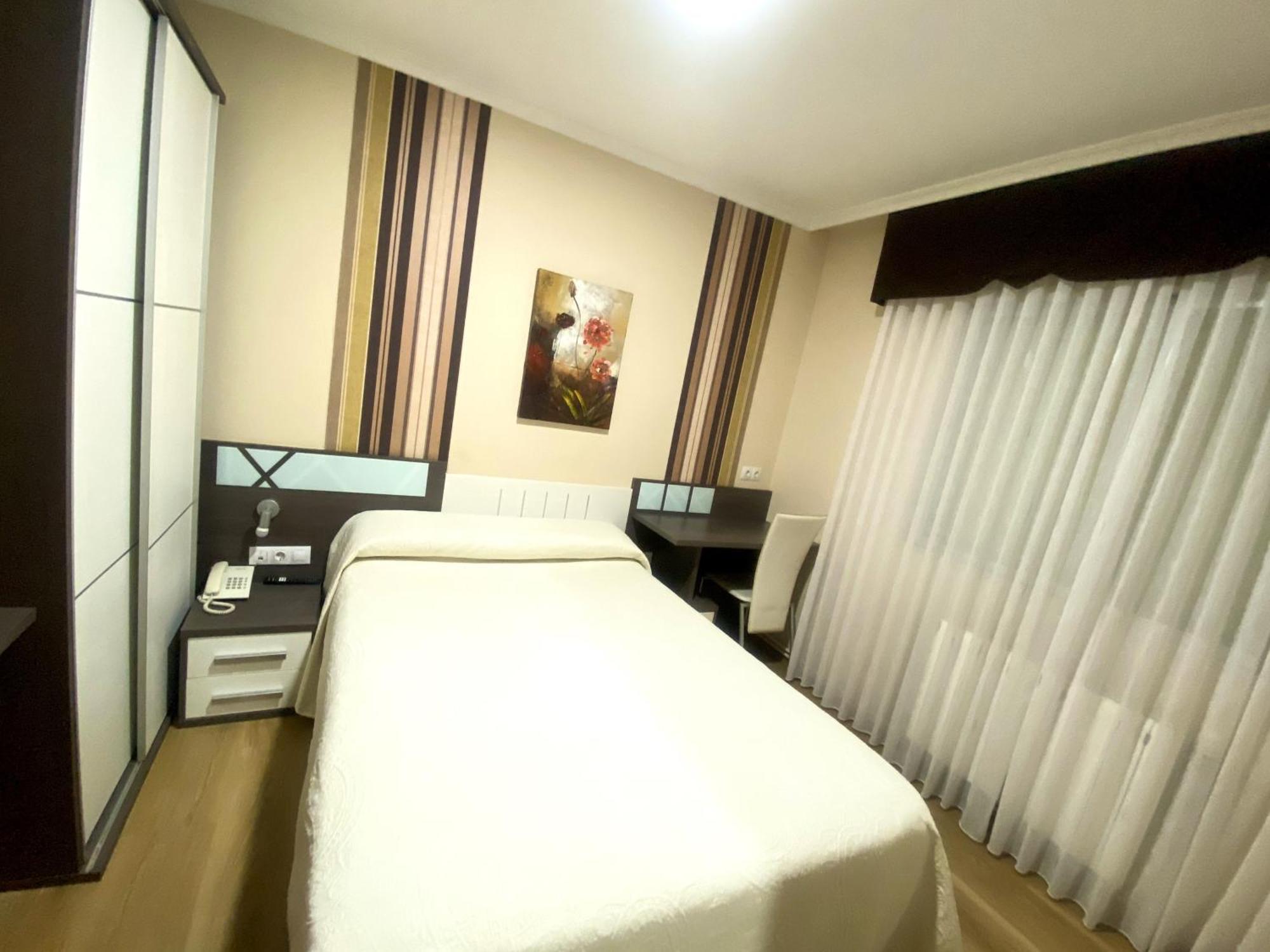 Hotel Spa Galatea Burela Eksteriør bilde
